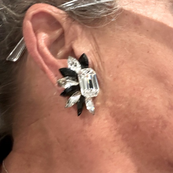 VINTAGE SWAROFSKI BLK & CLEAR CRYSTAL EARRING WITH LARGE SQUARE CENTER-SALE - Picture 12 of 12